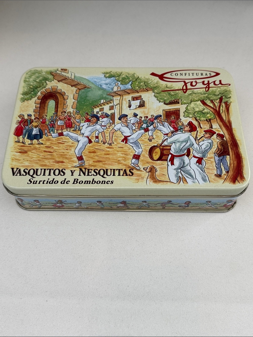 Vintage Basque Spain candy confectionery Decorative Tin - Vasquitos y Nesquitas